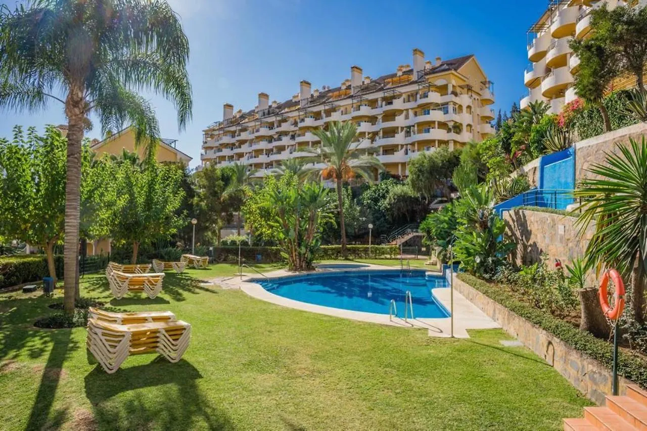 Apartamento Giralda ile iletişim